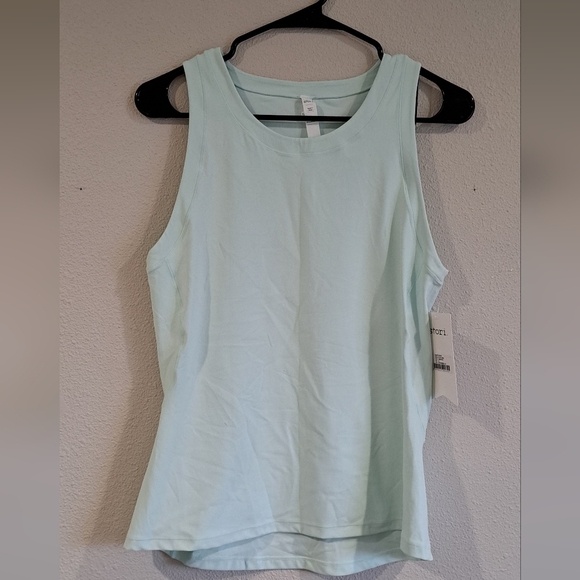 stori Tops - NWT- Women's Stori Fitted Exercise Tank Size 12